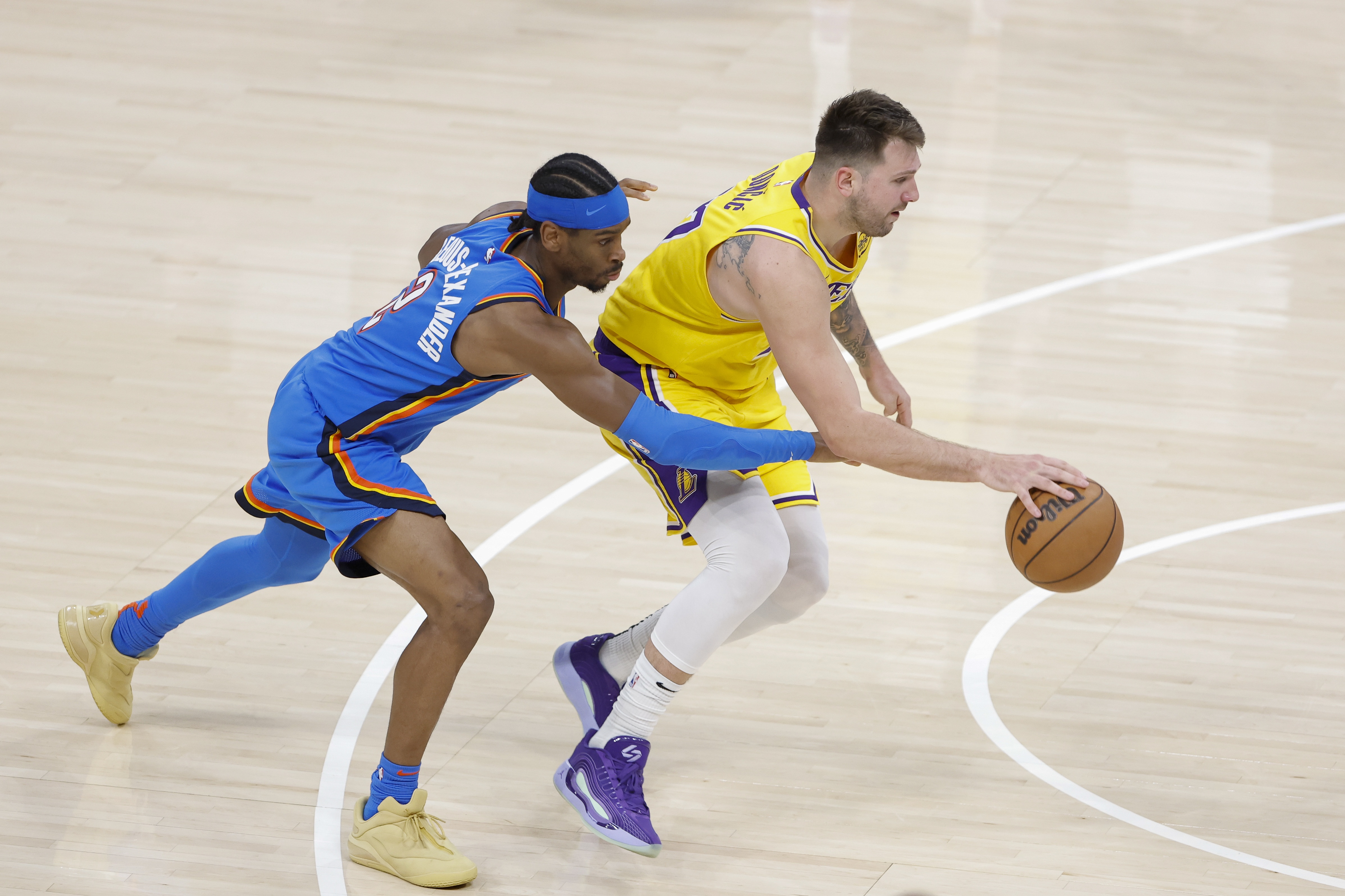 开云电子-太卷了！西部前三三月战绩：雷霆14-1 马刺14-2 湖人15-2