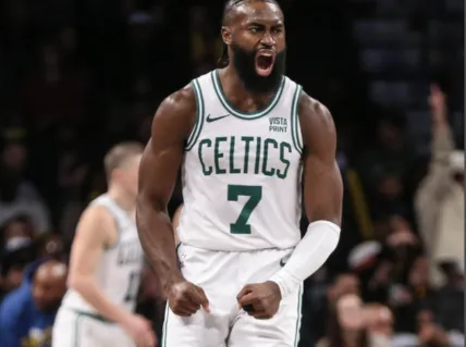 开云电子-队史第16位！杰伦-布朗职业生涯首次单赛季得分突破2000分